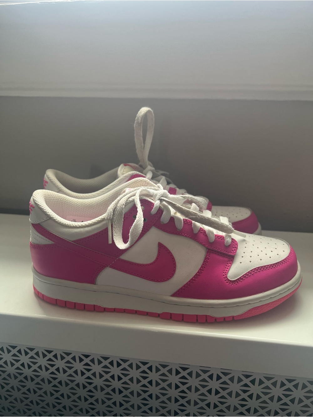 Nike Women's Low-Top Sneakers in White and Hot Pink